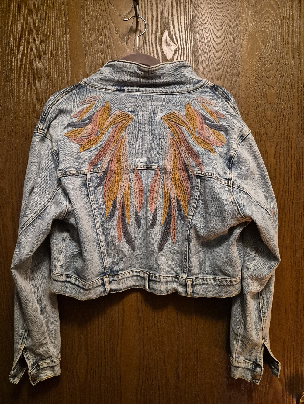 Vintage AUSTIN LANDING Embroidered Feather Back Light Wash Denim Jacket M